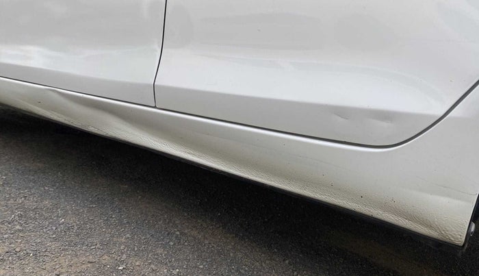 2015 Maruti Swift VDI ABS, Diesel, Manual, 99,091 km, Left running board - Slightly dented