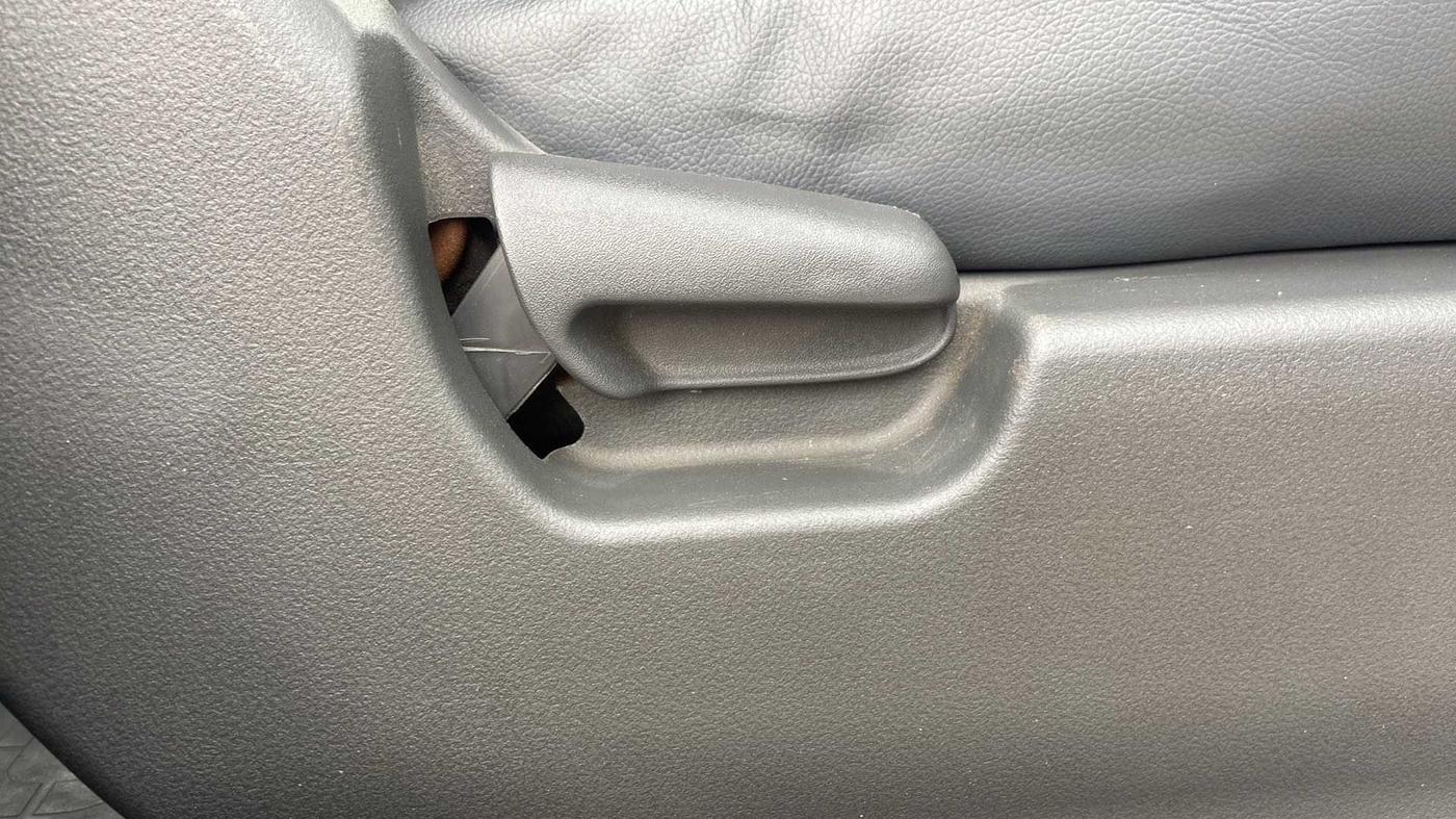 2011 Maruti Wagon R 1.0 VXI, Petrol, Manual, 70,933 km, Driver Side Adjustment Panel