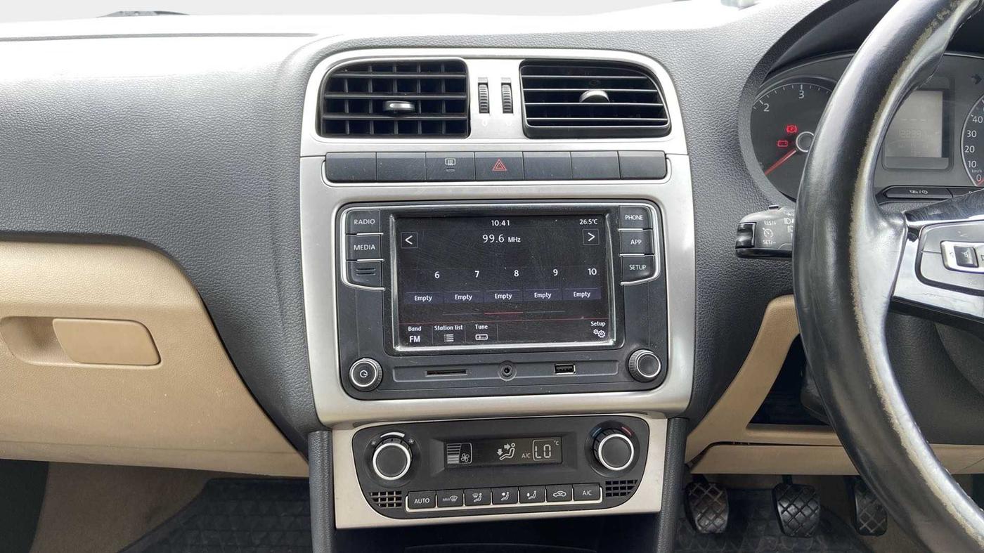 2018 Volkswagen Ameo HIGHLINE PLUS 1.5L 16 ALLOY, Diesel, Manual, 1,22,161 km, Air Conditioner