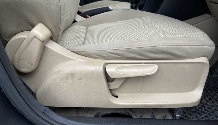 2018 Volkswagen Ameo HIGHLINE PLUS 1.5L 16 ALLOY, Diesel, Manual, 1,22,161 km, Driver Side Adjustment Panel