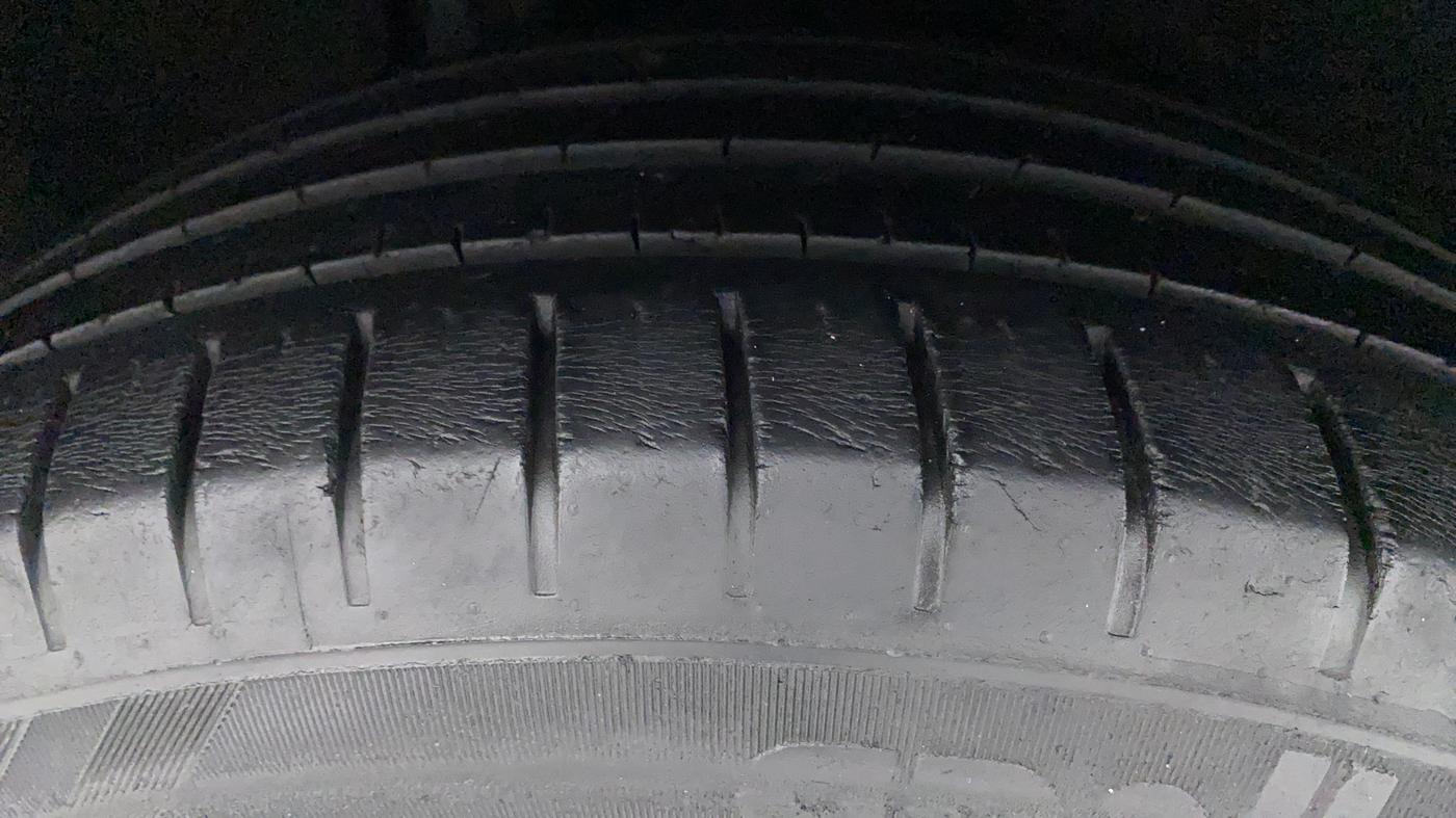 2016 Maruti Baleno ALPHA PETROL 1.2, Petrol, Manual, 38,681 km, Right Rear Tyre Tread