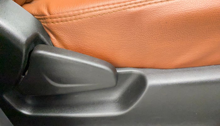 2019 Datsun Redi Go T (O), Petrol, Manual, 55,019 km, Driver Side Adjustment Panel