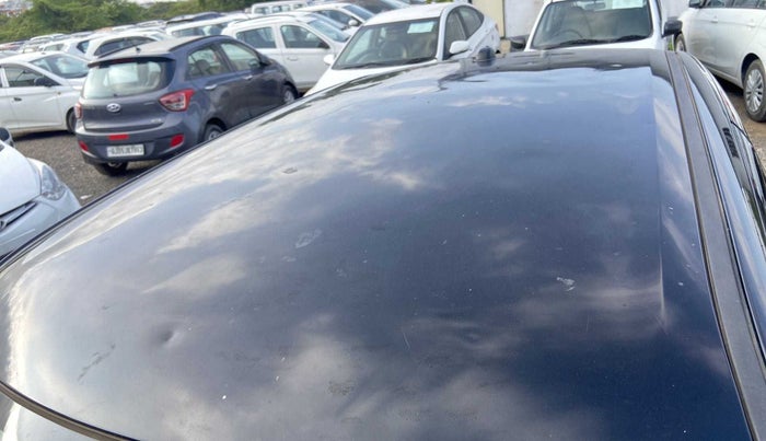 2014 Maruti Swift Dzire VXI, CNG, Manual, 64,211 km, Roof - Slightly dented