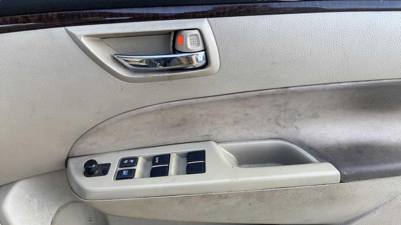 2014 Maruti Swift Dzire VXI, CNG, Manual, 64,211 km, Driver Side Door Panels Control