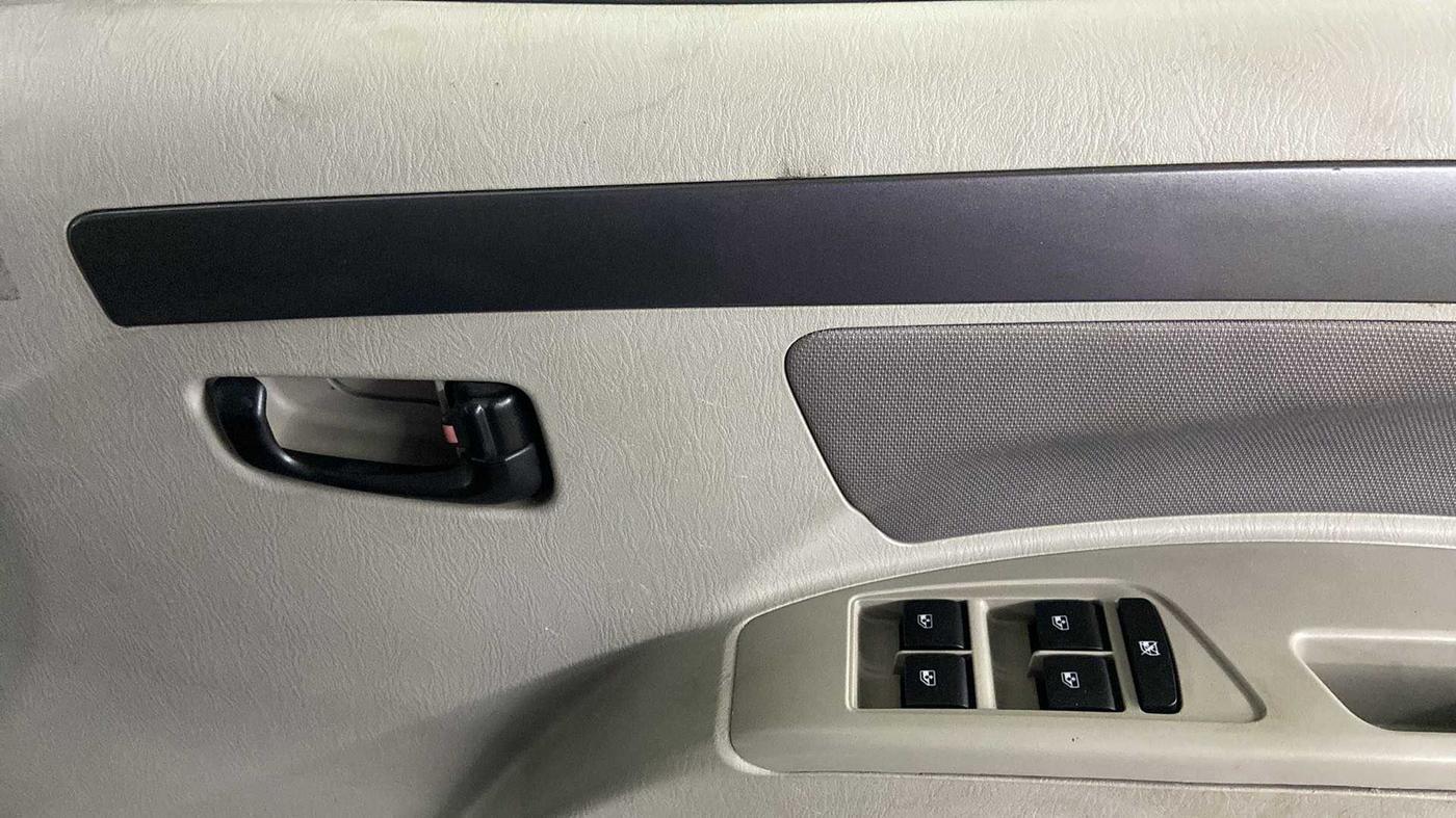 2018 Mahindra Scorpio S5, Diesel, Manual, 43,598 km, Driver Side Door Panels Control