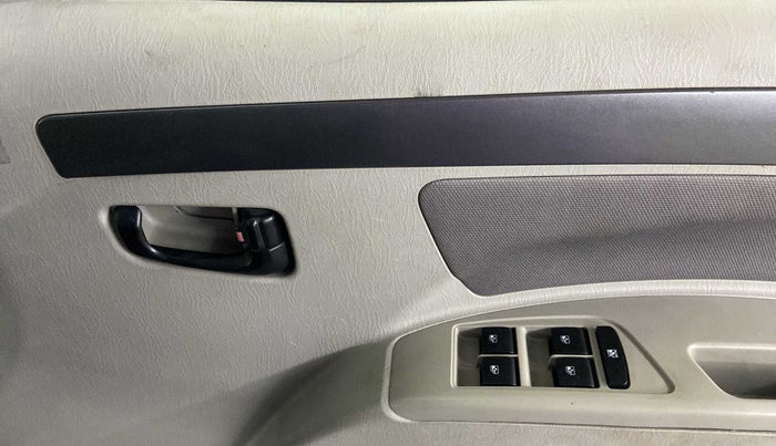 2018 Mahindra Scorpio S5, Diesel, Manual, 43,598 km, Driver Side Door Panels Control