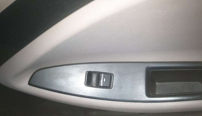 2015 Hyundai Elite i20 MAGNA 1.2, Petrol, Manual, 59,612 km, Right rear window switch / handle - Switch/handle not functional