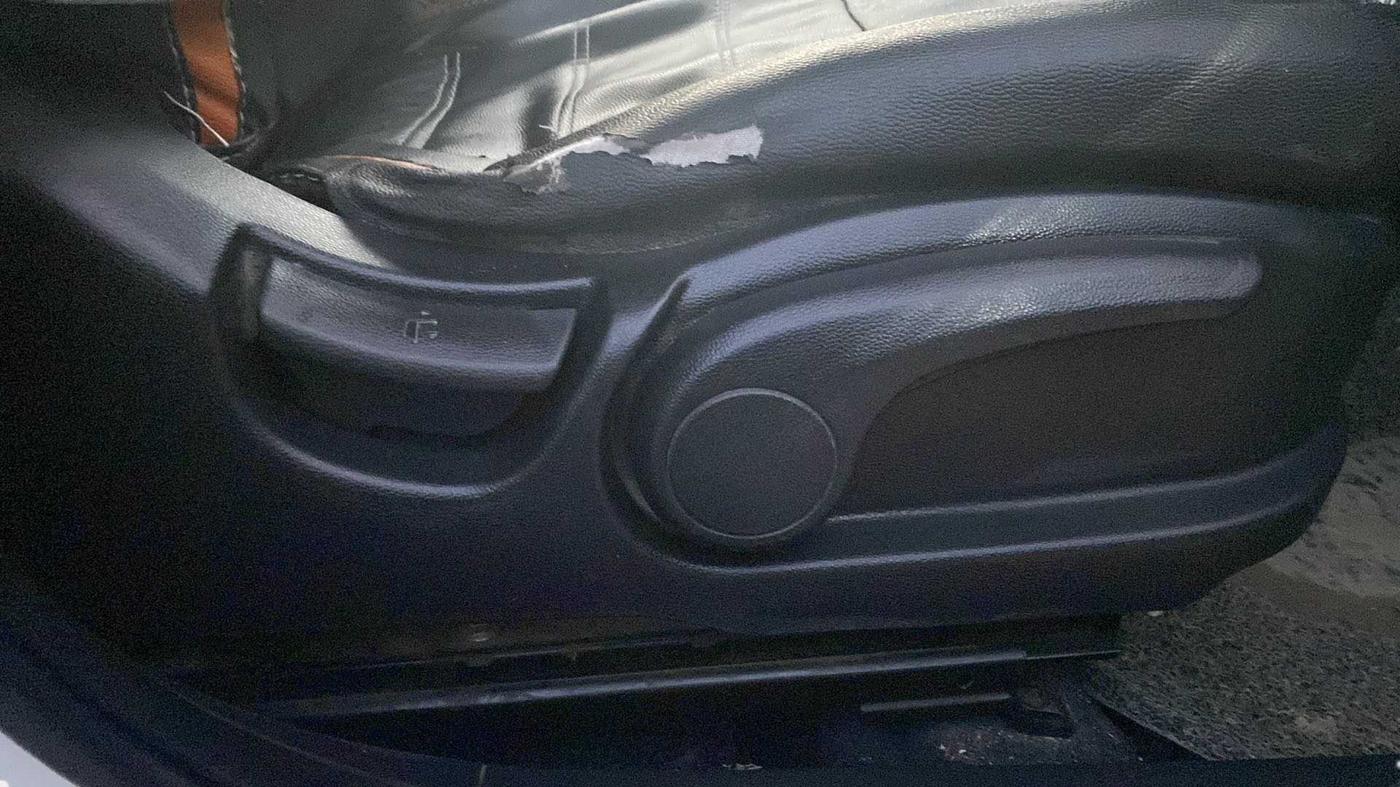 2018 Hyundai Elite i20 ASTA 1.4 CRDI, Diesel, Manual, 66,260 km, Driver Side Adjustment Panel