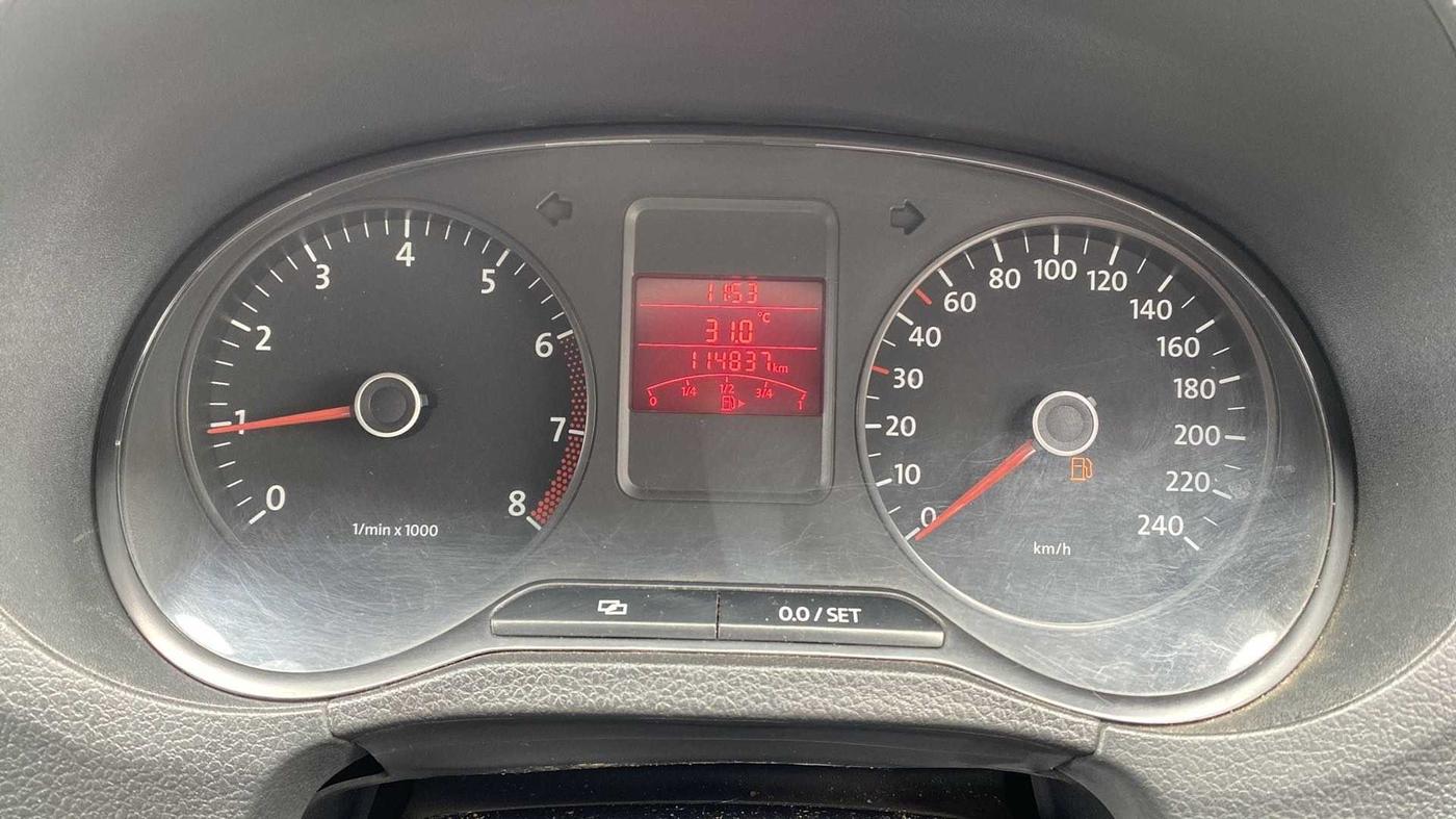 2011 Volkswagen Polo COMFORTLINE 1.2L PETROL, Petrol, Manual, 1,15,475 km, Odometer Image