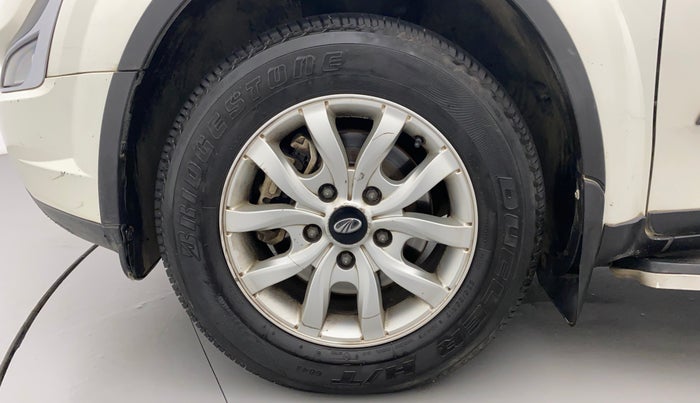 2017 Mahindra XUV500 W10 AT, Diesel, Automatic, 87,979 km, Left Front Wheel