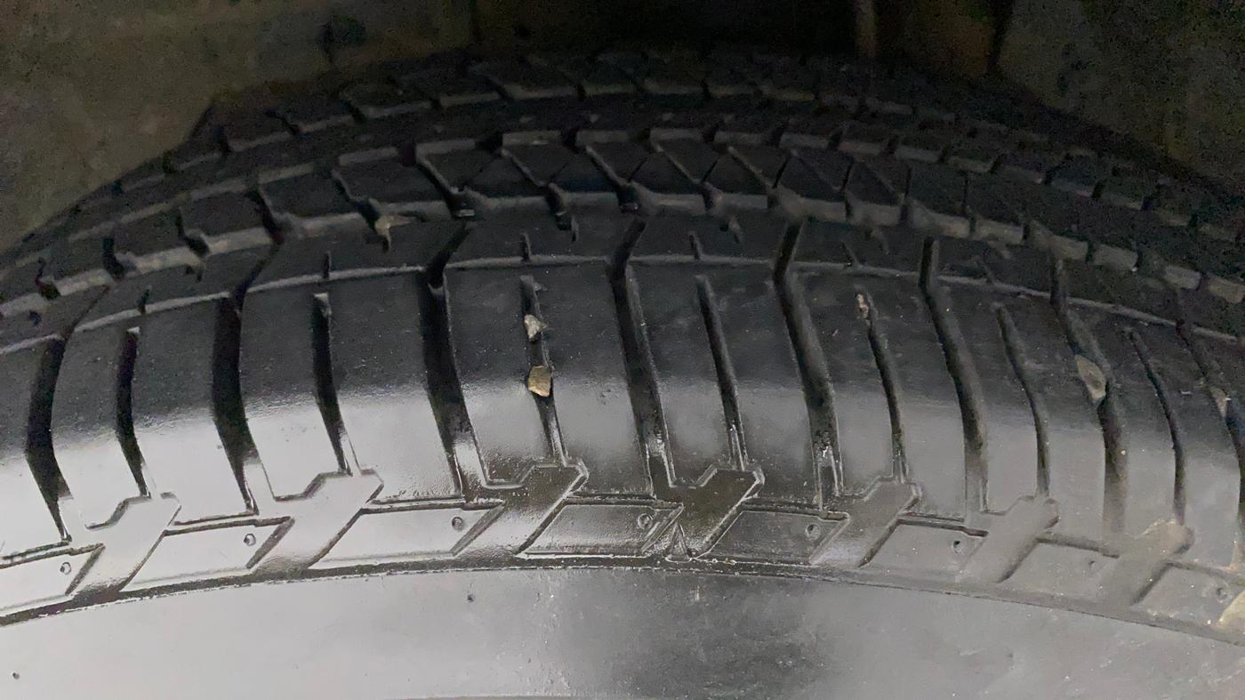 2017 Mahindra XUV500 W10 AT, Diesel, Automatic, 87,979 km, Left Front Tyre Tread
