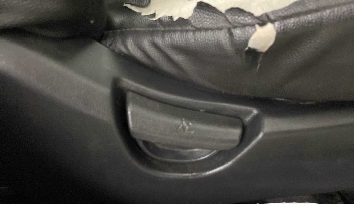 2019 Hyundai Grand i10 MAGNA 1.2 KAPPA VTVT, Petrol, Manual, 49,805 km, Driver Side Adjustment Panel