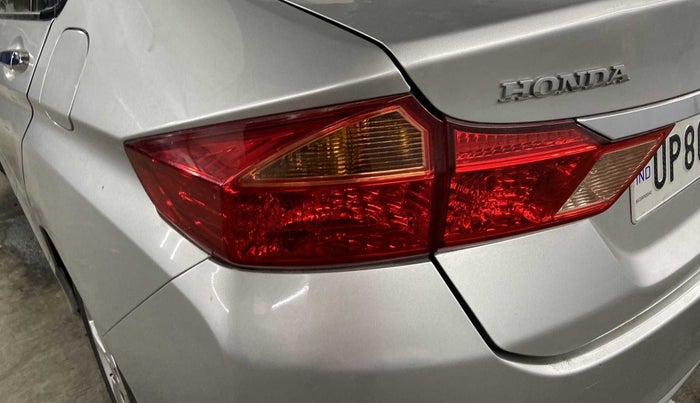 2014 Honda City 1.5L I-DTEC V, Diesel, Manual, 1,10,868 km, Left tail light - Minor scratches