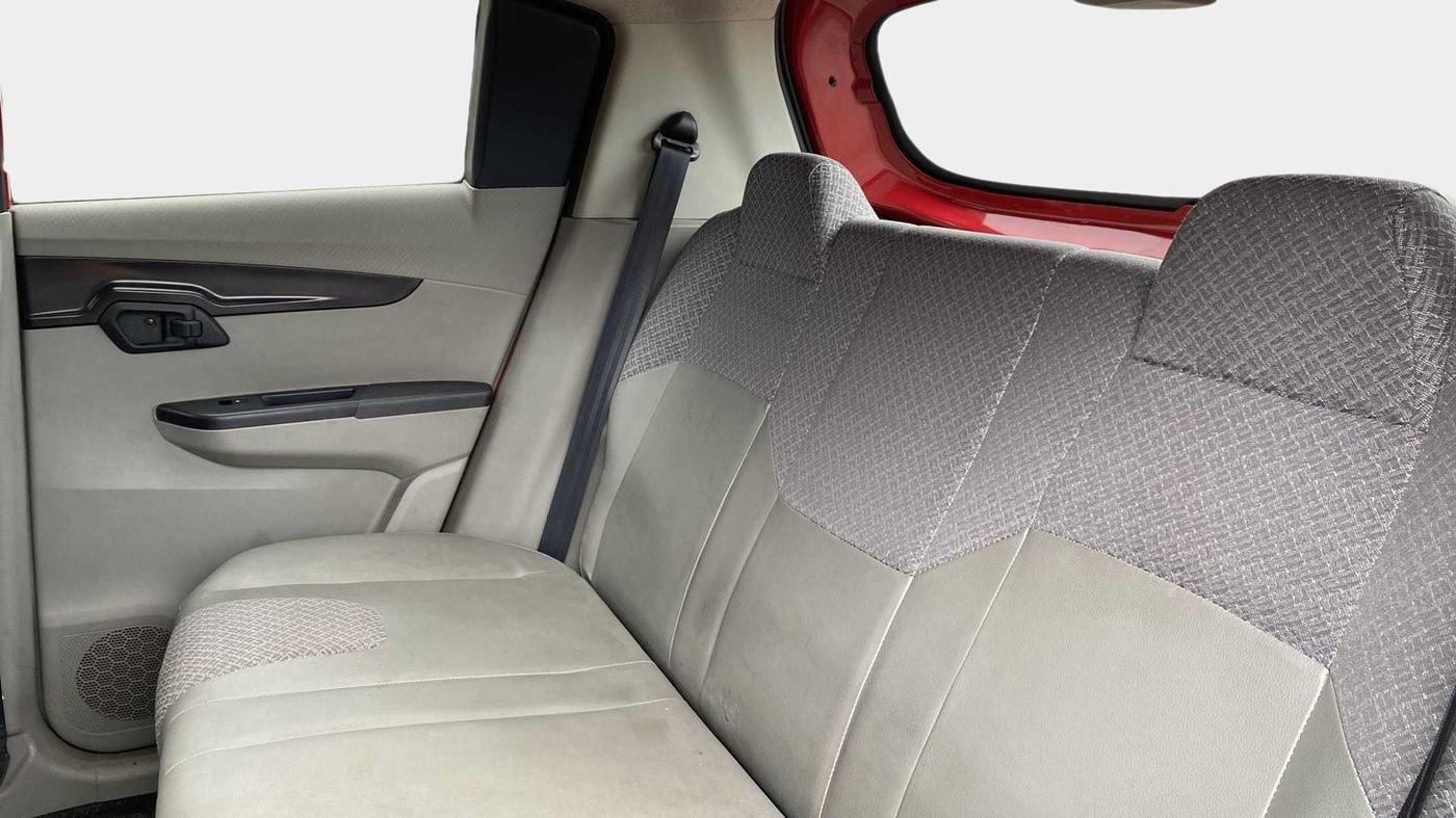 2017 Mahindra Kuv100 K4 PLUS 5 STR, Petrol, Manual, 5,352 km, Right Side Rear Door Cabin