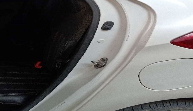 2016 Tata Tiago XT PETROL, Petrol, Manual, 22,015 km, Left C pillar - Minor scratches