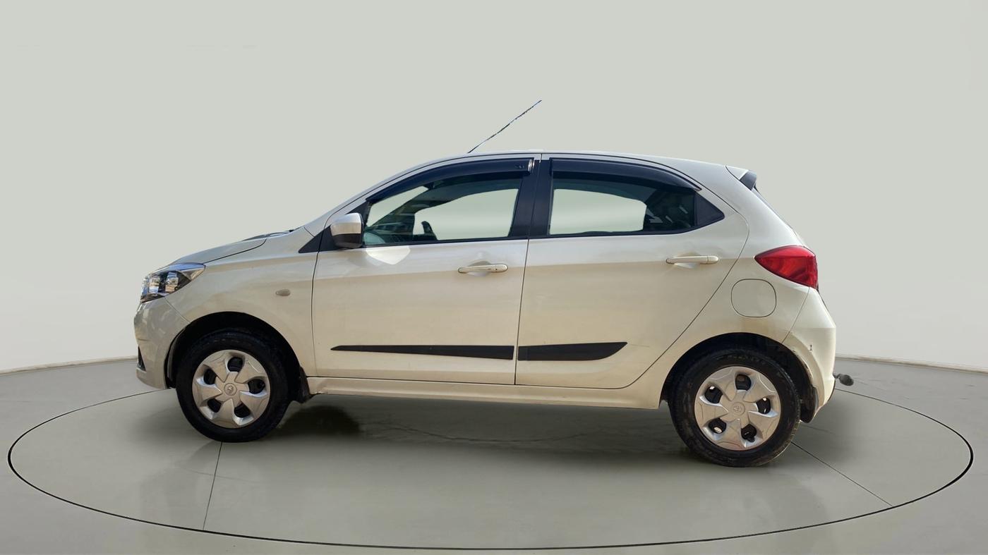 2016 Tata Tiago XT PETROL, Petrol, Manual, 22,015 km, Left Side