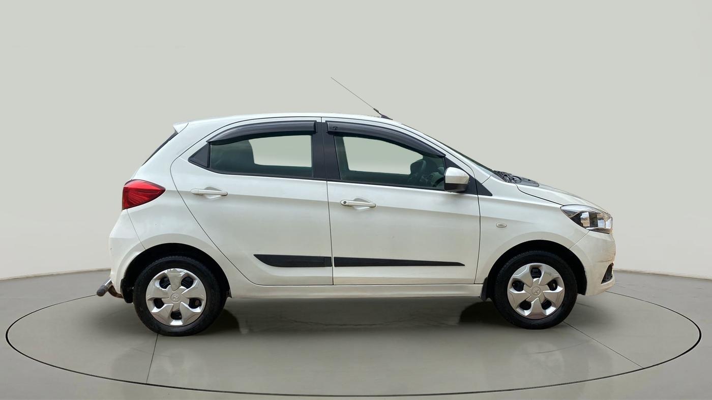 2016 Tata Tiago XT PETROL, Petrol, Manual, 22,015 km, Right Side View