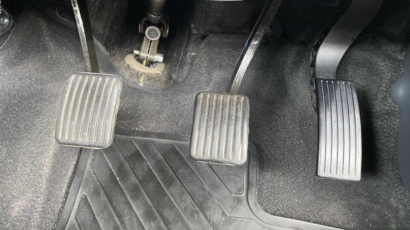 2020 Hyundai AURA SX 1.2, Petrol, Manual, 25,360 km, Pedals