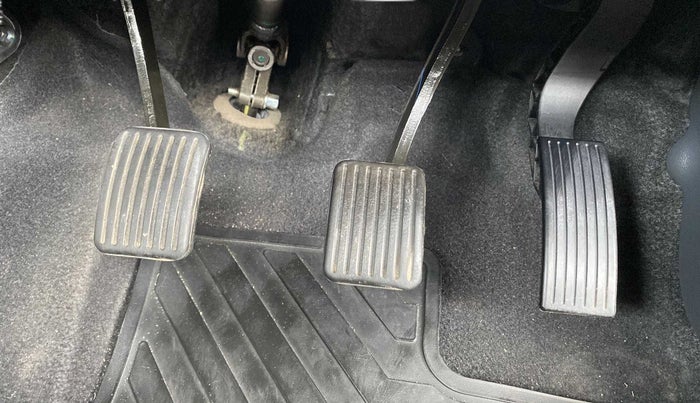 2020 Hyundai AURA SX 1.2, Petrol, Manual, 25,360 km, Pedals