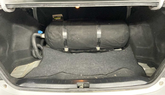 2017 Toyota Etios GX PLATINUM, CNG, Manual, 50,160 km, Boot Inside