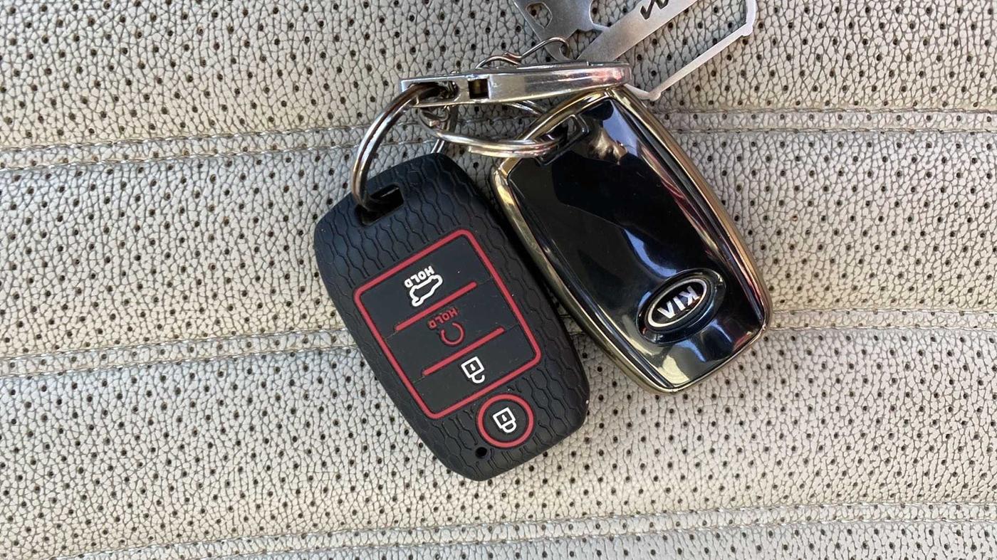 2021 KIA SONET HTX 1.5, Diesel, Manual, 27,693 km, Key Close Up