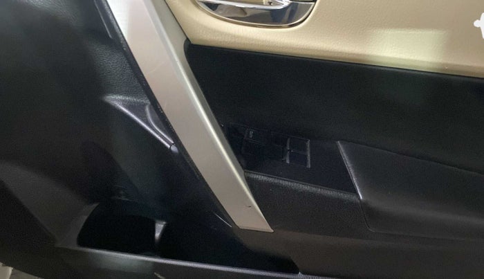 2019 Toyota Corolla Altis VL CVT PETROL, Petrol, Automatic, 27,222 km, Driver Side Door Panels Control