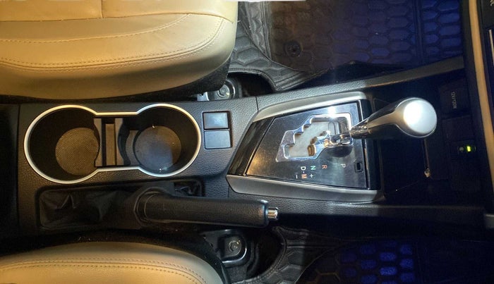 2019 Toyota Corolla Altis VL CVT PETROL, Petrol, Automatic, 27,222 km, Gear Lever