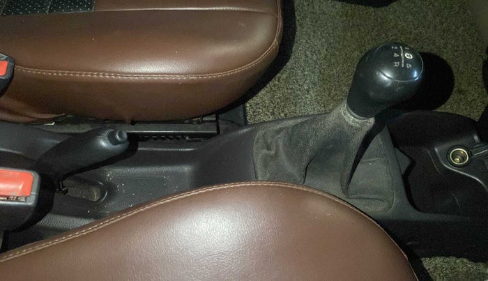 2013 Hyundai Eon MAGNA +, Petrol, Manual, 82,327 km, Gear Lever