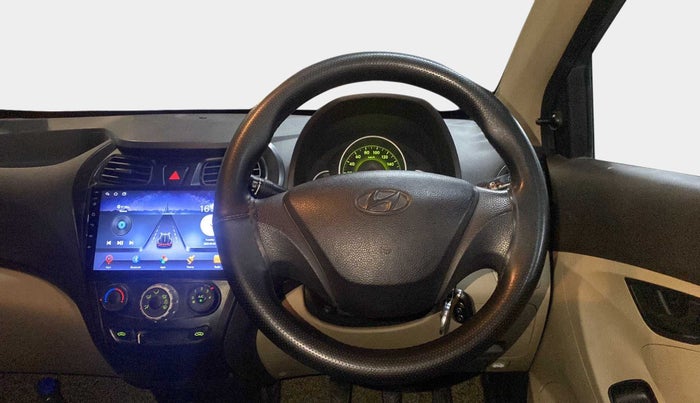 2013 Hyundai Eon MAGNA +, Petrol, Manual, 82,327 km, Steering Wheel Close Up