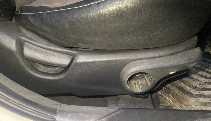 2015 Hyundai Xcent SX 1.2, Petrol, Manual, 60,585 km, Driver Side Adjustment Panel