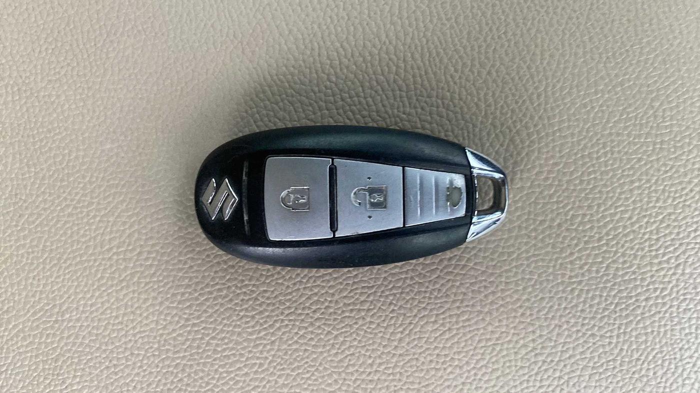2016 Maruti Baleno ZETA CVT PETROL 1.2, Petrol, Automatic, 26,467 km, Key Close Up