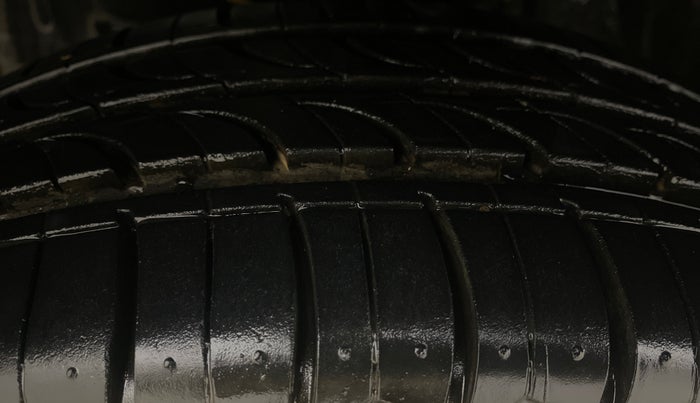 2013 Toyota Etios GD, Diesel, Manual, 34,119 km, Left Front Tyre Tread