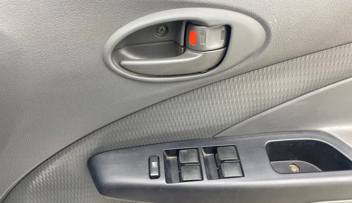 2013 Toyota Etios GD, Diesel, Manual, 34,119 km, Driver Side Door Panels Control