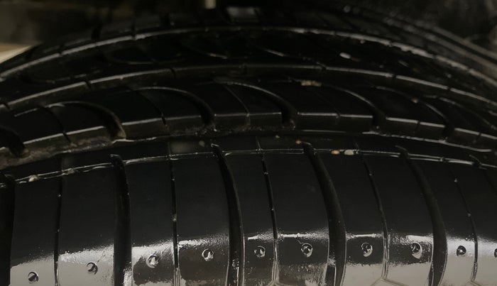 2013 Toyota Etios GD, Diesel, Manual, 34,119 km, Right Rear Tyre Tread