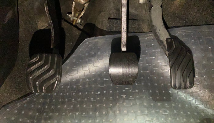 2023 Renault TRIBER RXL MT, Petrol, Manual, 36,279 km, Pedals