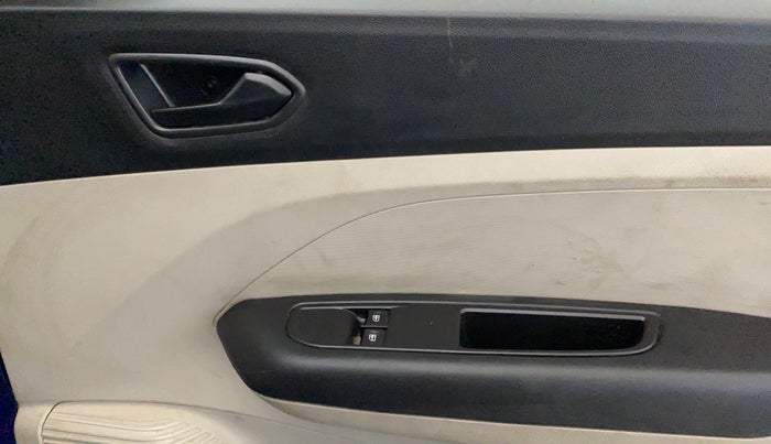 2023 Renault TRIBER RXL MT, Petrol, Manual, 36,279 km, Driver Side Door Panels Control