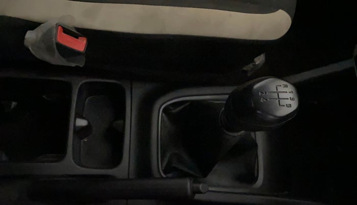 2023 Renault TRIBER RXL MT, Petrol, Manual, 36,279 km, Gear Lever