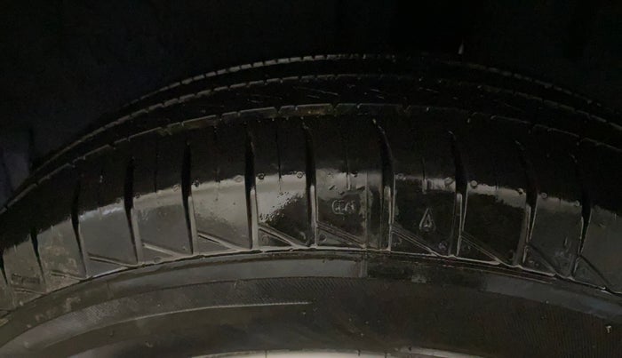 2023 Renault TRIBER RXL MT, Petrol, Manual, 36,279 km, Left Rear Tyre Tread