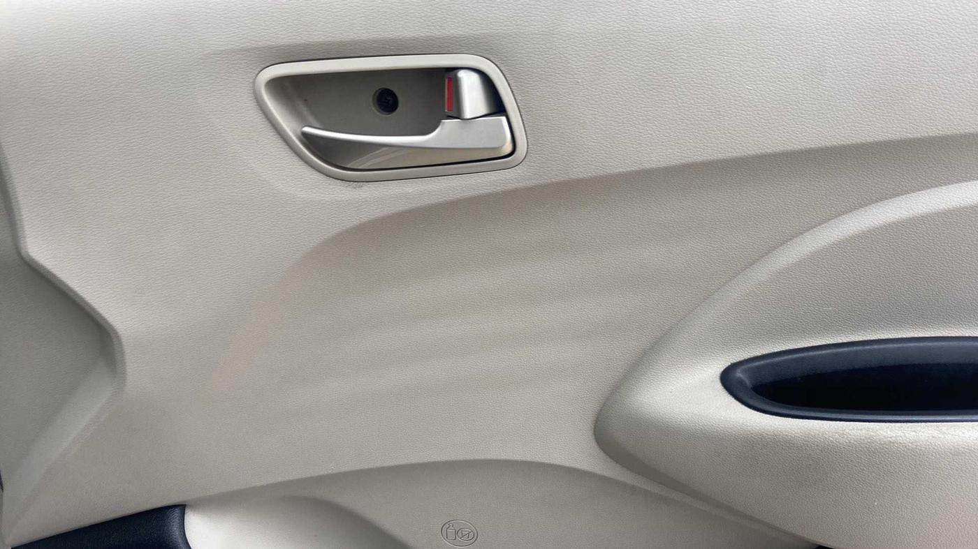 2018 Hyundai NEW SANTRO ASTA MT, Petrol, Manual, 47,418 km, Driver Side Door Panels Control