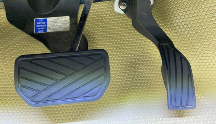 2017 Maruti Ertiga VXI AT, Petrol, Automatic, 61,486 km, Pedals