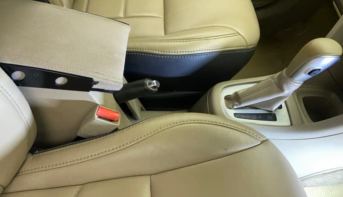 2017 Maruti Ertiga VXI AT, Petrol, Automatic, 61,486 km, Gear Lever