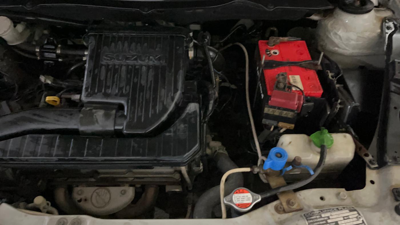 2015 Maruti Swift Dzire VXI, CNG, Manual, 1,05,981 km, Engine View - Left