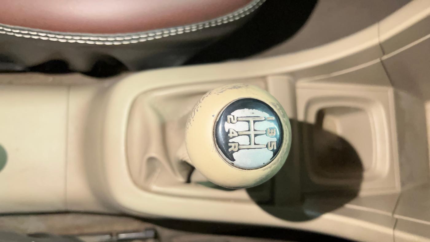 2015 Maruti Swift Dzire VXI, CNG, Manual, 1,05,981 km, Gear Lever