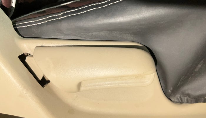 2015 Maruti Swift Dzire VXI, CNG, Manual, 1,04,551 km, Driver Side Adjustment Panel