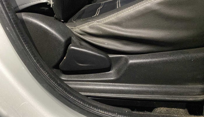 2019 Renault Kwid RXL, Petrol, Manual, 55,637 km, Driver Side Adjustment Panel