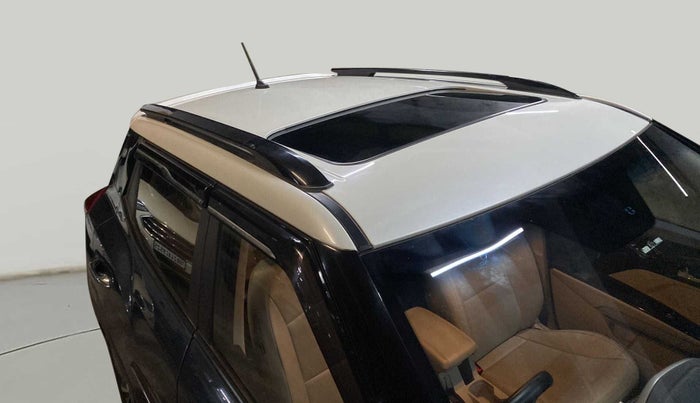 2021 Mahindra XUV300 W8 (O) 1.2 PETROL AMT DUAL TONE, Petrol, Automatic, 20,795 km, Roof