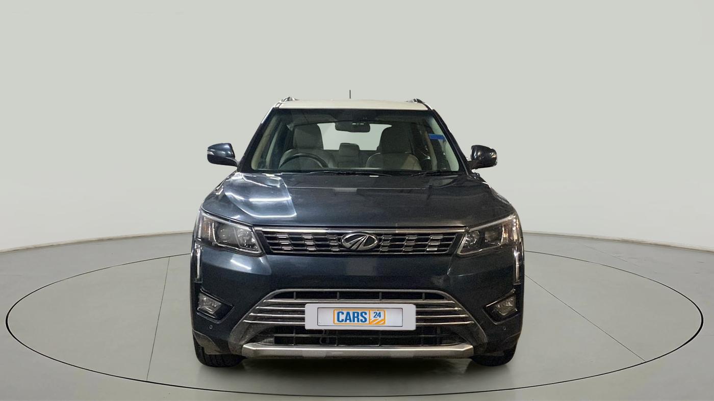 2021 Mahindra XUV300 W8 (O) 1.2 PETROL AMT DUAL TONE, Petrol, Automatic, 20,795 km, Front