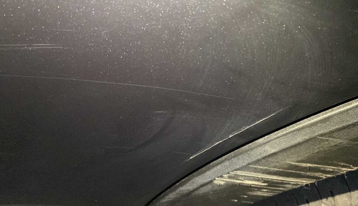 2021 Mahindra XUV300 W8 (O) 1.2 PETROL AMT DUAL TONE, Petrol, Automatic, 20,795 km, Rear left door - Slightly dented