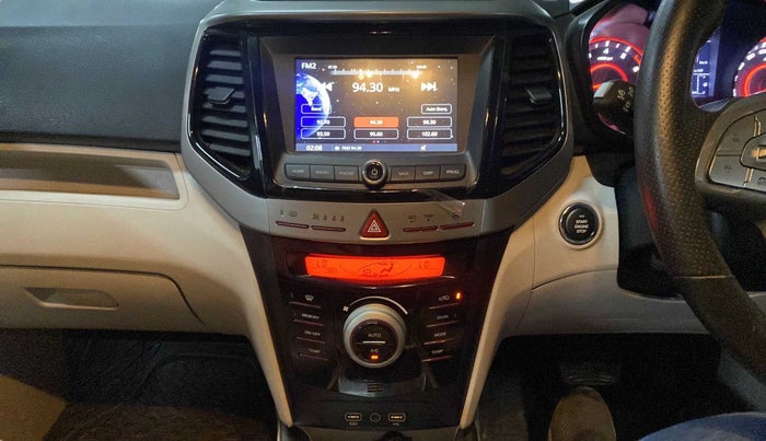 2021 Mahindra XUV300 W8 (O) 1.2 PETROL AMT DUAL TONE, Petrol, Automatic, 20,795 km, Air Conditioner