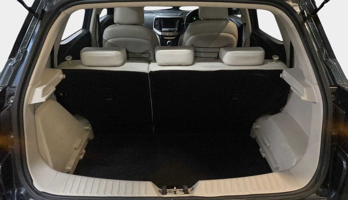 2021 Mahindra XUV300 W8 (O) 1.2 PETROL AMT DUAL TONE, Petrol, Automatic, 20,795 km, Boot Inside